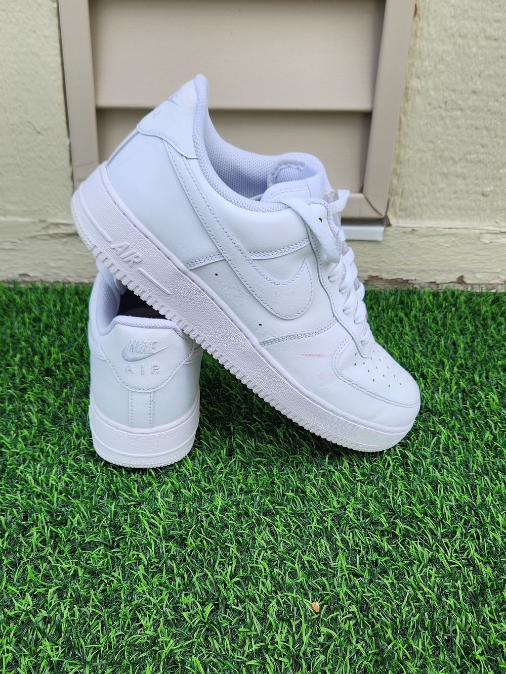 Nike Air Force 1 Low Men Size 11 White Athletic Shoes Sneakers CW2288-111 No Box